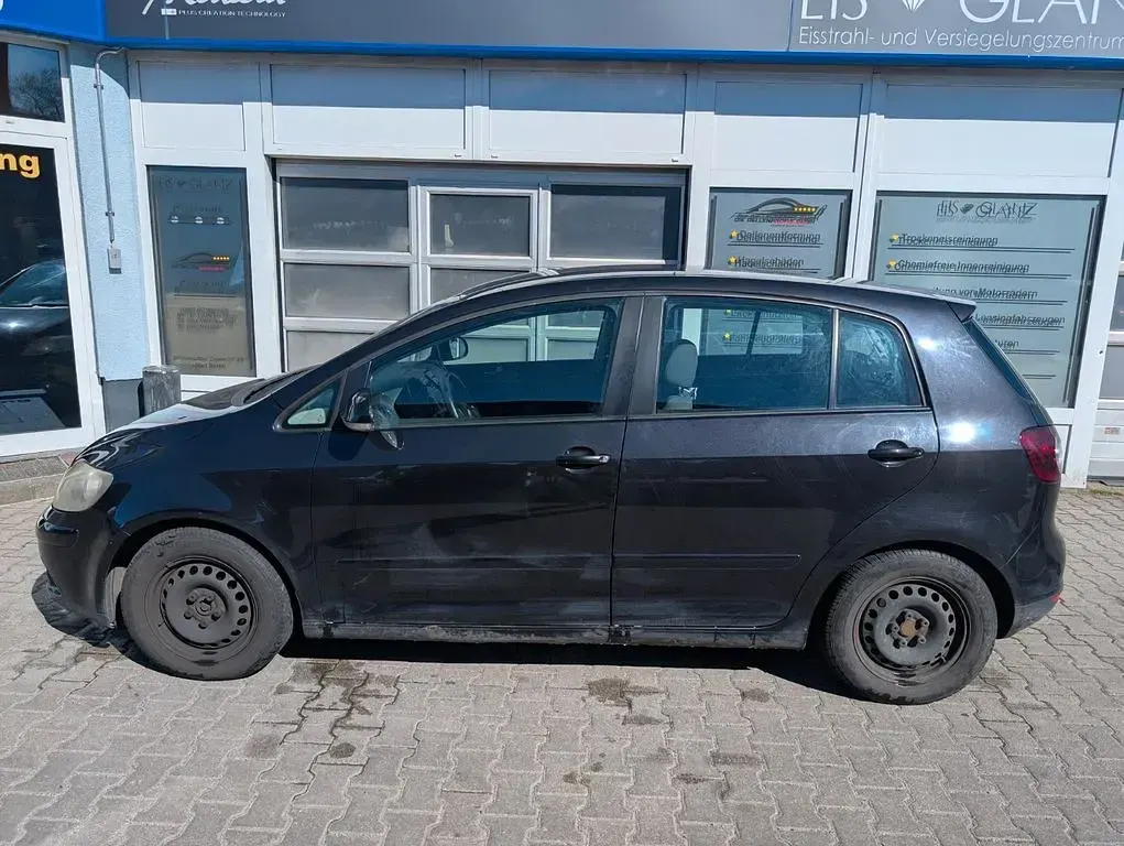 Gebraucht VW Golf Plus Cross Trendline 116 PS (85 kW) 2005 Schwarz Van / Kleinbus