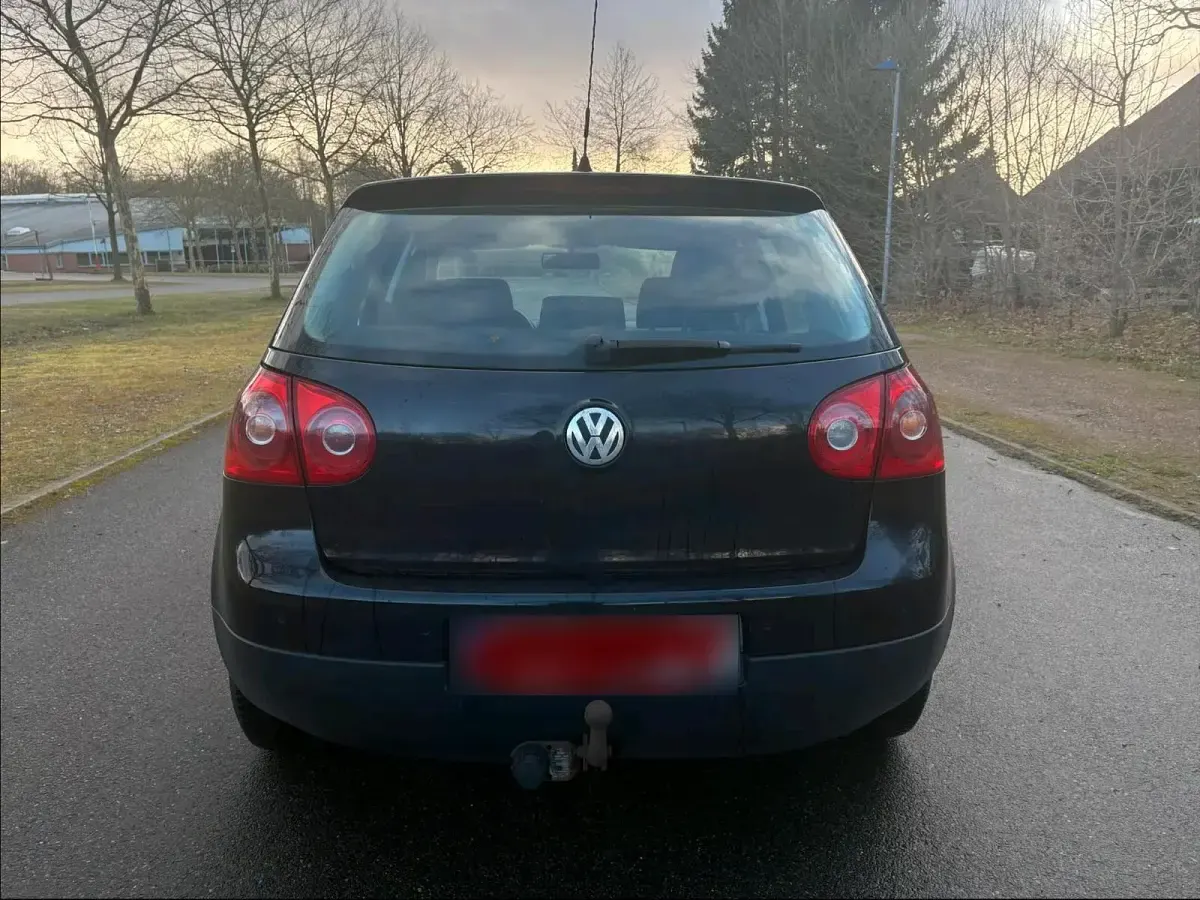 Gebraucht VW Golf V 102 PS (75 kW) 2005 Schwarz Kleinwagen