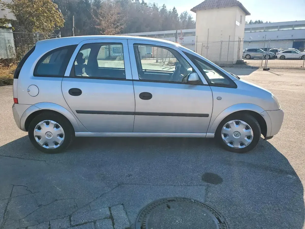 Używany Opel Meriva 101 KM (74 kW) 2004 Szary Minivan