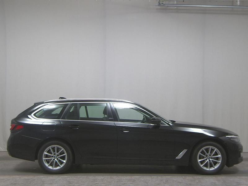 Schwarz Gebraucht 2021 BMW 530 Kombi | 26.780 € (Superpreis) - Bild 1/4