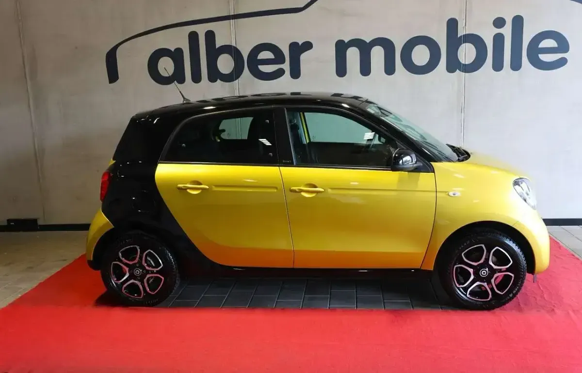 Usata Smart ForFour Passion 71 CV (52 kW) 2015 Giallo Utilitaria