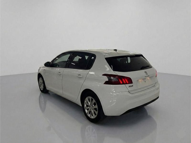 Gebraucht Peugeot 308 Active 131 PS (96 kW) 2020 Weiß Limousine