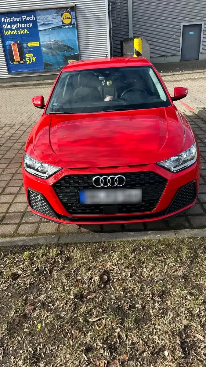 Gebraucht Audi A1 Ambiente 95 PS (69 kW) 2022 Rot SUV