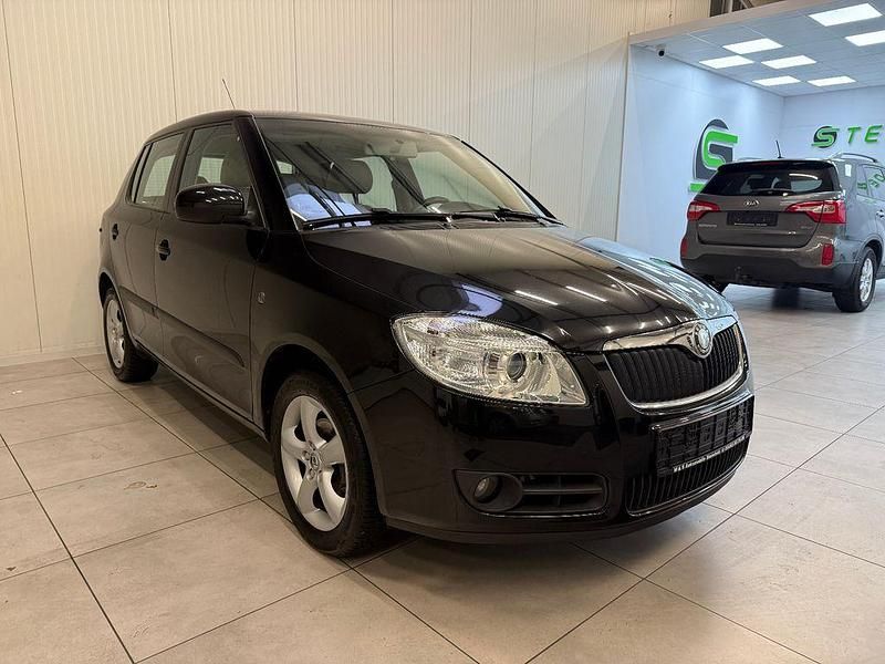 Schwarz Gebraucht 2008 Skoda Fabia Elegance Limousine | 2.490 € (Fairer Preis) - Bild 1/4