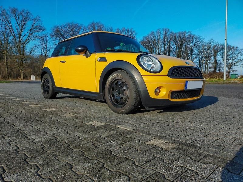 Gebraucht Mini Cooper Coupé 95 PS (69 kW) 2007 Gelb Coupé