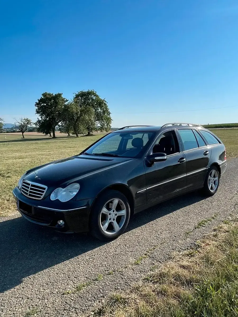 Gebraucht Mercedes C180 143 PS (105 kW) 2005 Schwarz Kombi