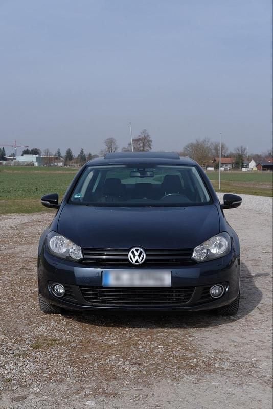 Gebraucht VW Golf VI 122 PS (89 kW) 2012 Blau Kleinwagen