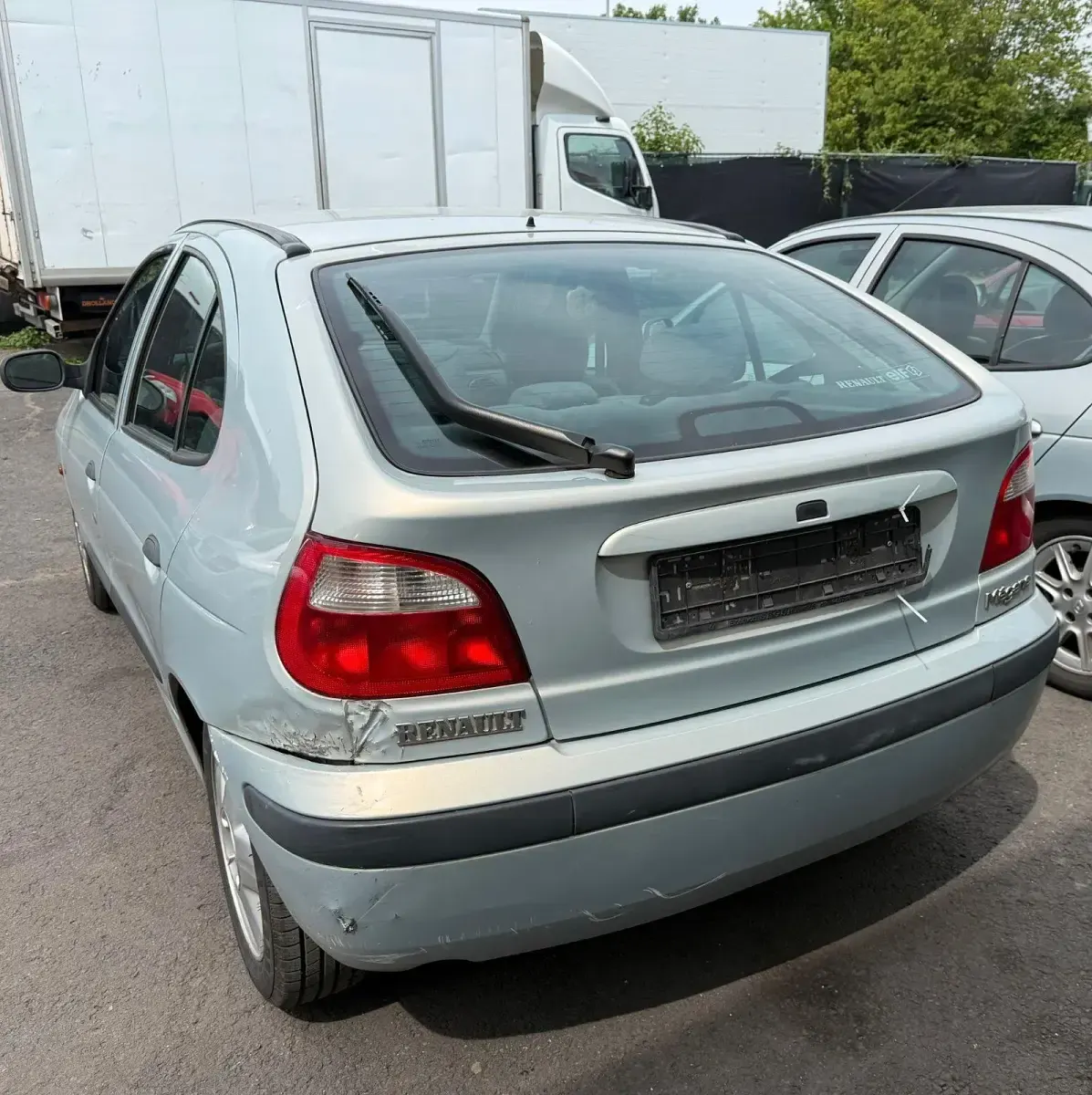 Gebraucht Renault Mégane 107 PS (78 kW) 2000 Silber Limousine