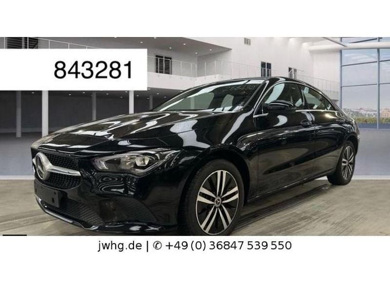 Nachtschwarz Gebraucht 2021 Mercedes E250 Coupé | 25.450 € (Fairer Preis) - Bild 1/4