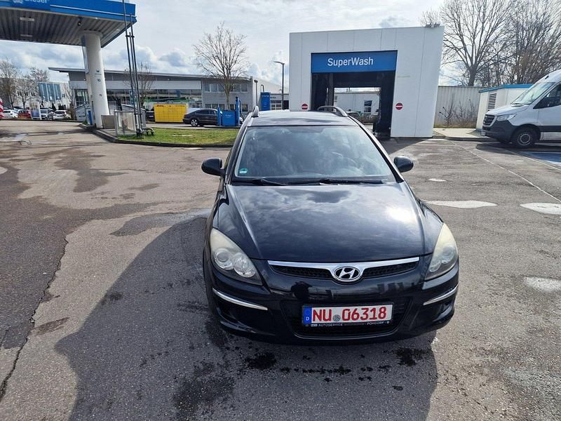Gebraucht Hyundai i30 110 PS (80 kW) 2011 Schwarz Kombi