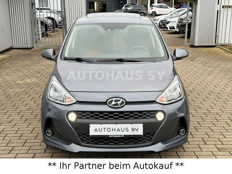 Gebraucht Hyundai i10 Style 87 PS (63 kW) 2017 Grau Kleinwagen
