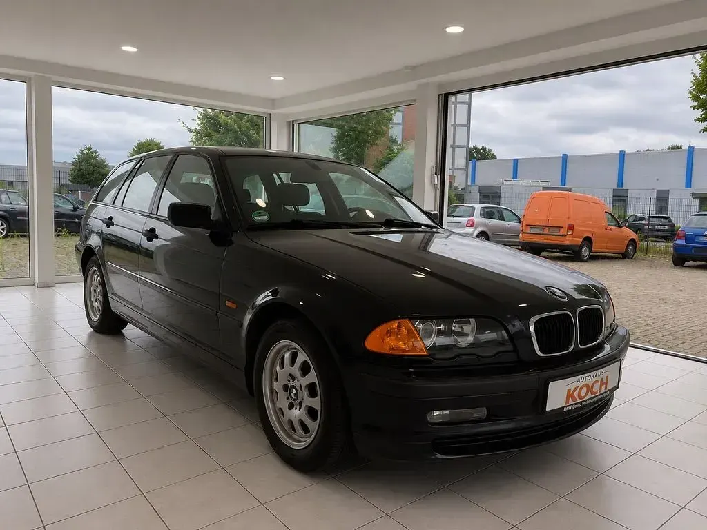 Gebraucht BMW 320 150 PS (110 kW) 2001 Blau Kombi
