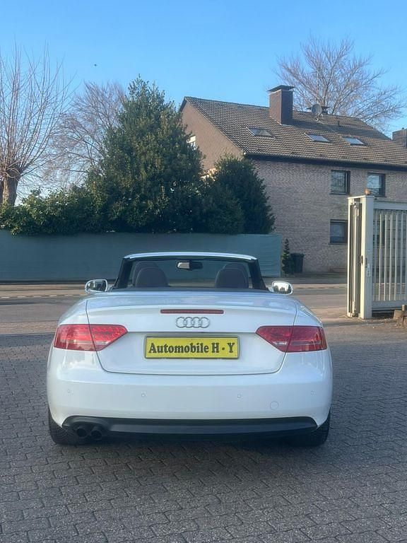 Gebraucht Audi A5 Cabriolet Design 170 PS (125 kW) 2011 Weiß Cabrio