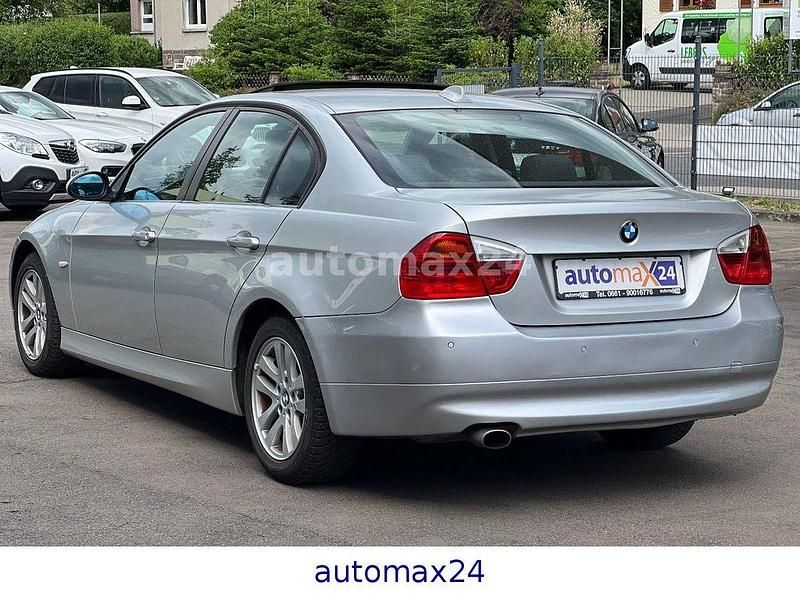 Używany BMW 318 Advantage 129 KM (94 kW) 2007 Srebrny Sedan/Limuzyna