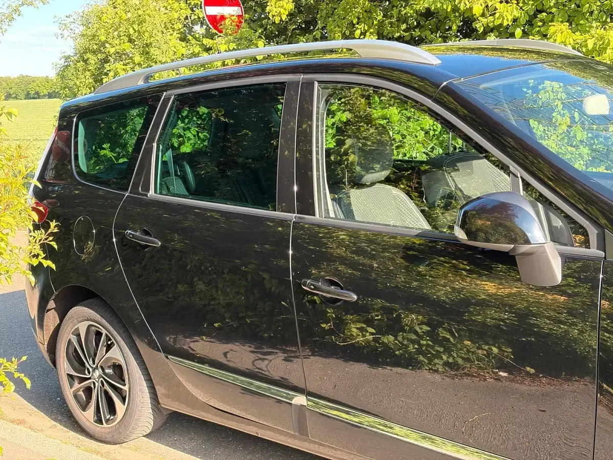Gebraucht Renault Scénic III Bose Edition 132 PS (97 kW) 2015 Schwarz Van / Kleinbus