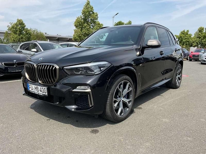 Saphirschwarz Gebraucht 2019 BMW X5 M SUV | 55.877 € (Etwas zu teuer) - Bild 1/4