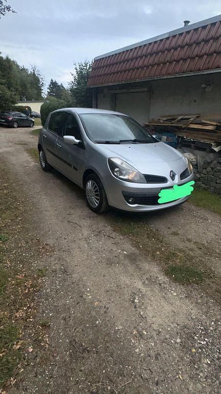 Grau Gebraucht 2006 Renault Clio II Exception Limousine | 950 € (Superpreis) - Bild 1/1