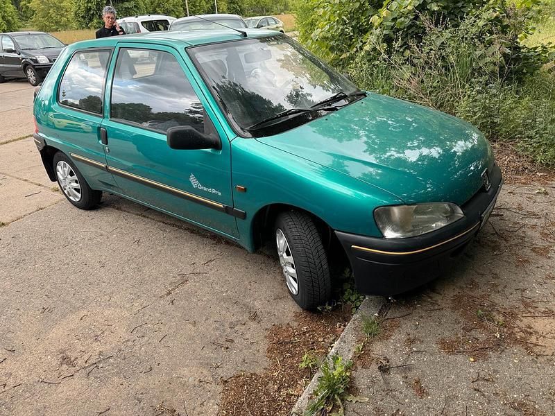 Grün Gebraucht 1997 Peugeot 106 Kleinwagen | 1.400 € (Fairer Preis) - Bild 1/3