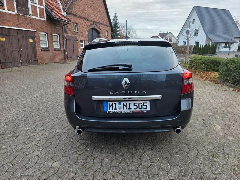 Gebraucht Renault Laguna III Dynamique 150 PS (110 kW) 2011 Grau Limousine