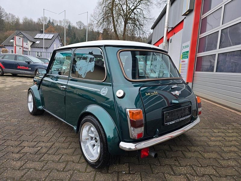 Usado Mini 1300 63 HP (46 kW) 1993 Verde Citadino