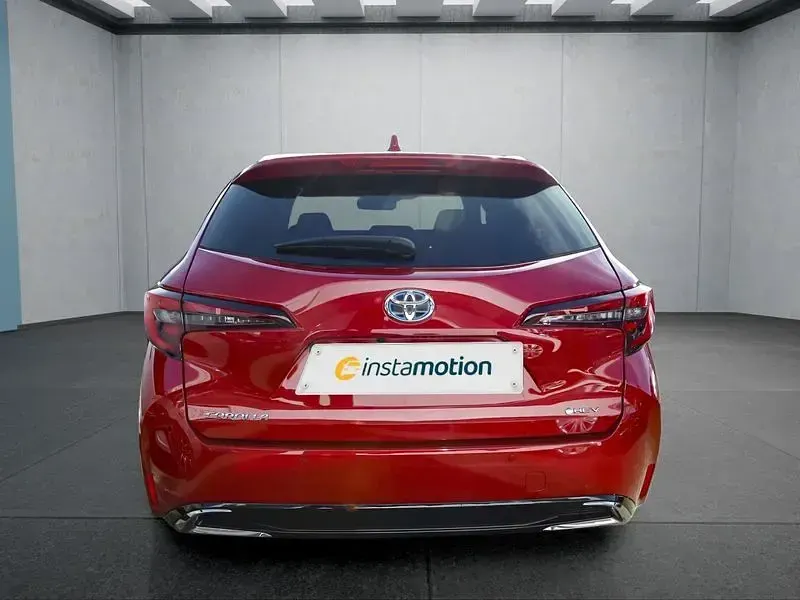 Neu Toyota Corolla 178 PS (130 kW) 2025 Rot Kombi