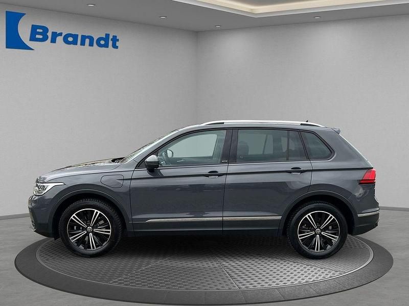 Gebraucht VW Tiguan Active 245 PS (180 kW) 2022 Grau SUV