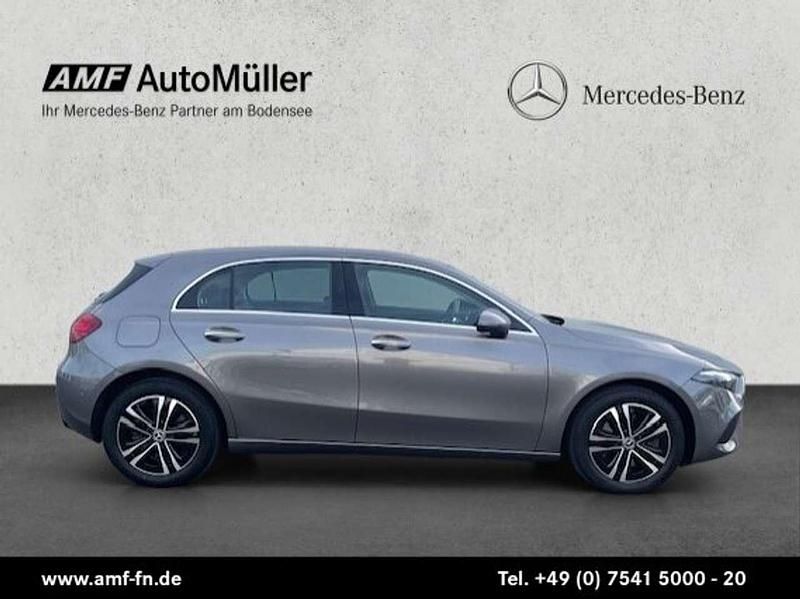 Lack mountaingrau Gebraucht 2024 Mercedes A250 Advanced Plus Limousine | 30.985 € (Guter Preis) - Bild 1/3