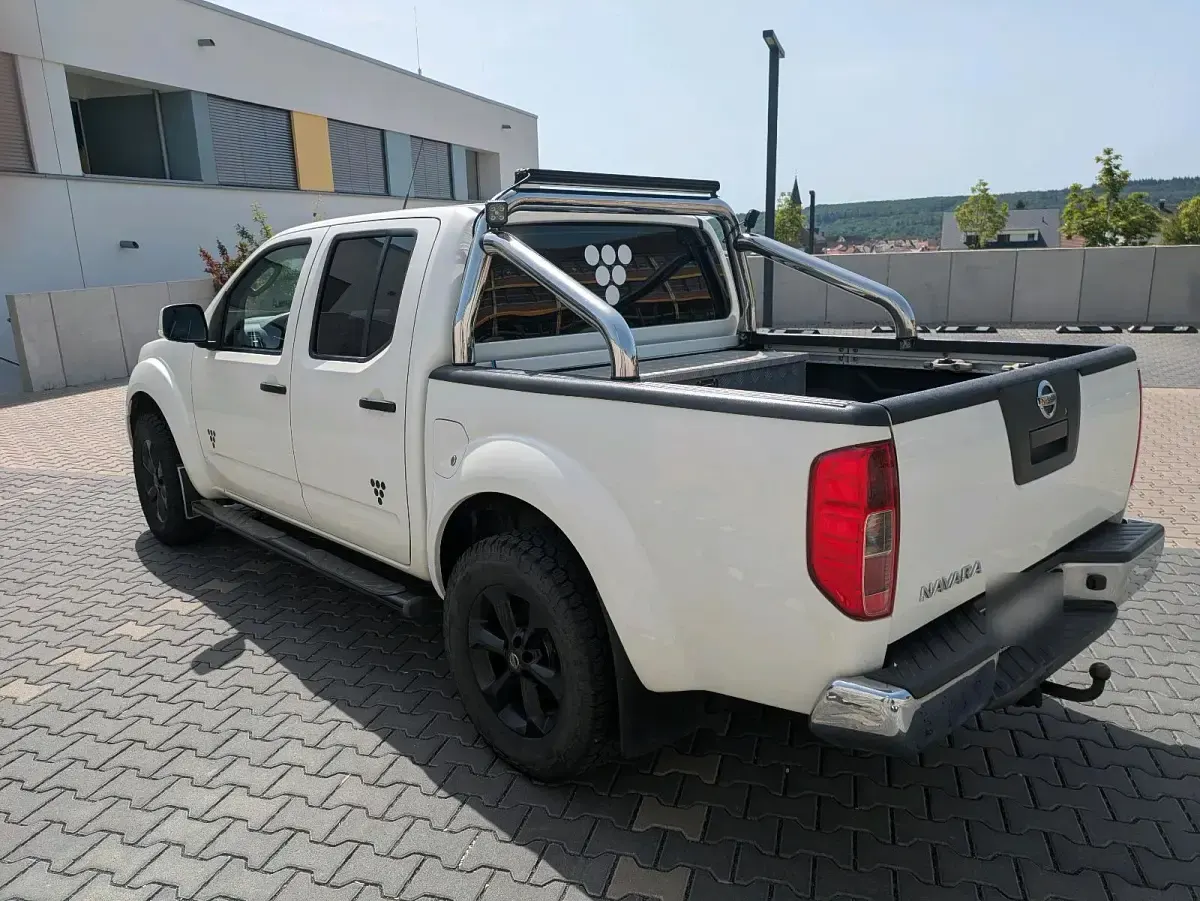 Gebraucht Nissan Navara 171 PS (125 kW) 2007 Weiß Pickup