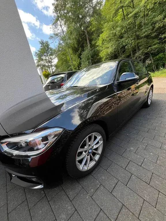 Gebraucht BMW 118 Advantage 136 PS (100 kW) 2019 Schwarz Kleinwagen