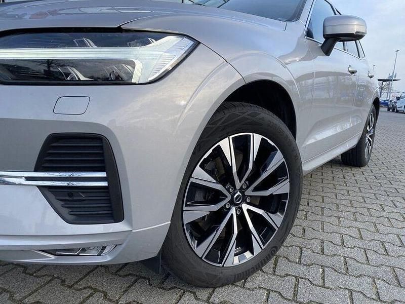 Gebraucht Volvo XC60 Core 197 PS (144 kW) 2022 Silber SUV