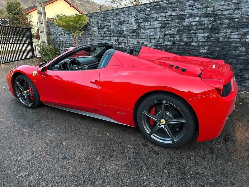 Gebraucht Ferrari 458 570 PS (419 kW) 2012 Rot Cabrio