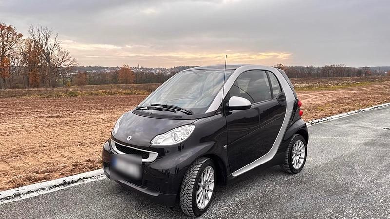 Grau Gebraucht 2010 Smart ForTwo Coupé Passion Kleinwagen | 4.500 € (Fairer Preis) - Bild 1/4