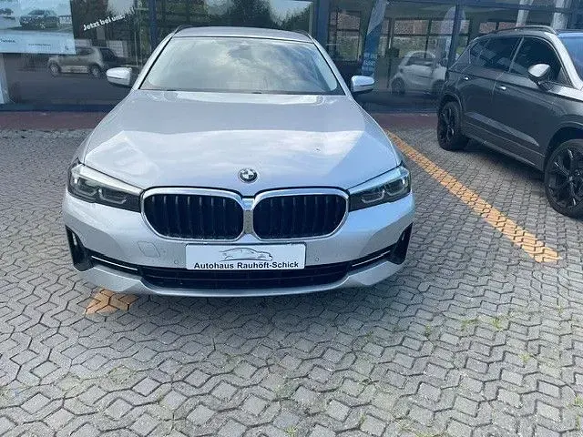 Gebraucht BMW 530 286 PS (210 kW) 2020 Silber Kombi