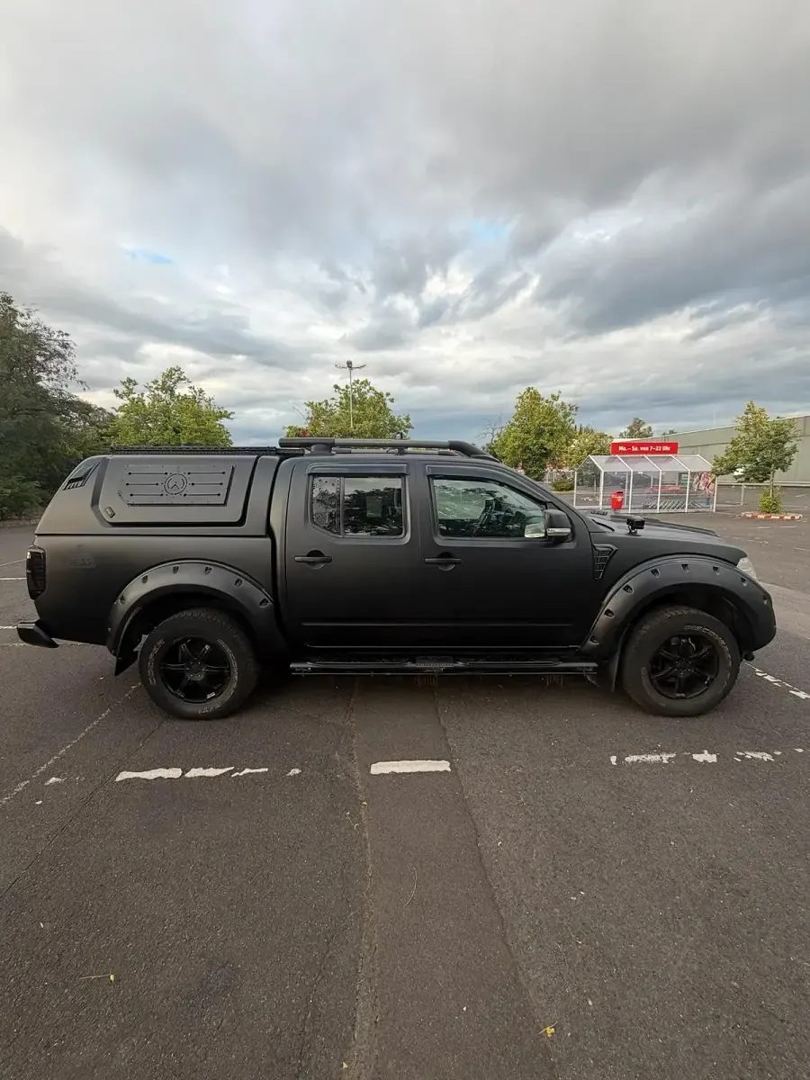 Gebraucht Nissan Navara 190 PS (139 kW) 2010 Schwarz Pickup