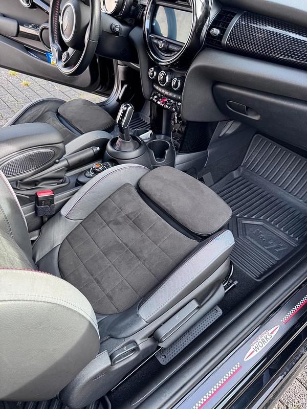 Gebraucht Mini John Cooper Works 231 PS (169 kW) 2020 Schwarz Kleinwagen