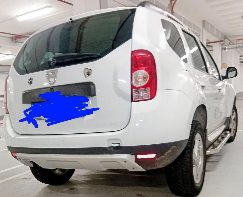 Schwarz Gebraucht 2011 Dacia Duster Essentiel SUV | 4.100 € (Guter Preis) - Bild 1/4