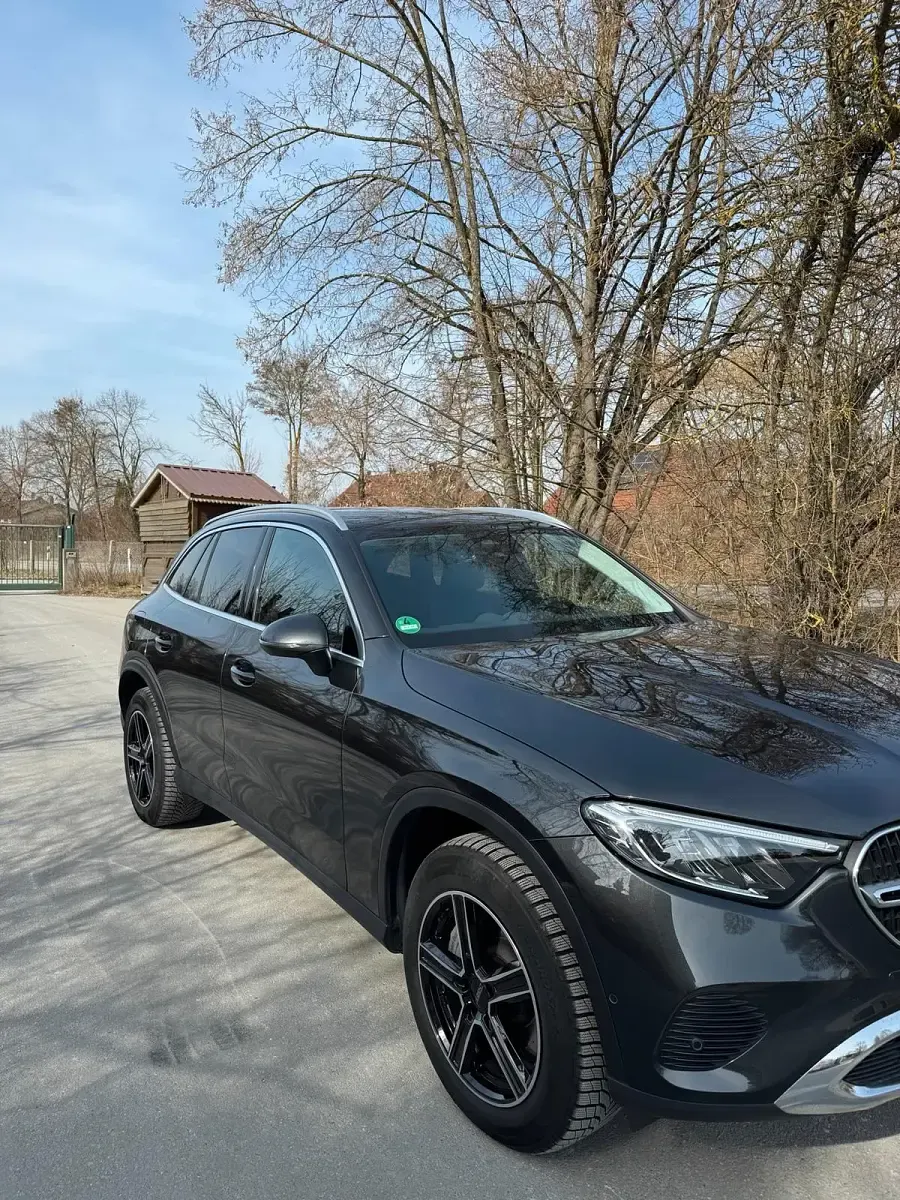 Gebraucht Mercedes E350 204 PS (150 kW) 2023 Grau SUV