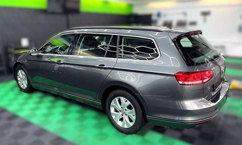 Usado VW Passat 150 HP (110 kW) 2016 Cinzento Sedan