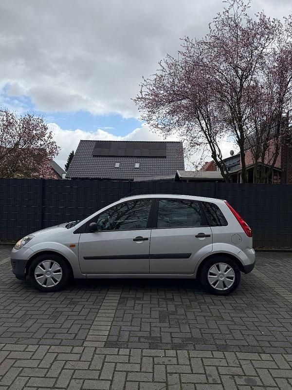 Gebraucht Ford Fiesta 69 PS (50 kW) 2007 Grau Kleinwagen