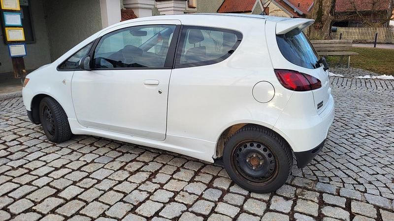 Gebraucht Mitsubishi Colt Inform 95 PS (69 kW) 2010 Weiß Kleinwagen