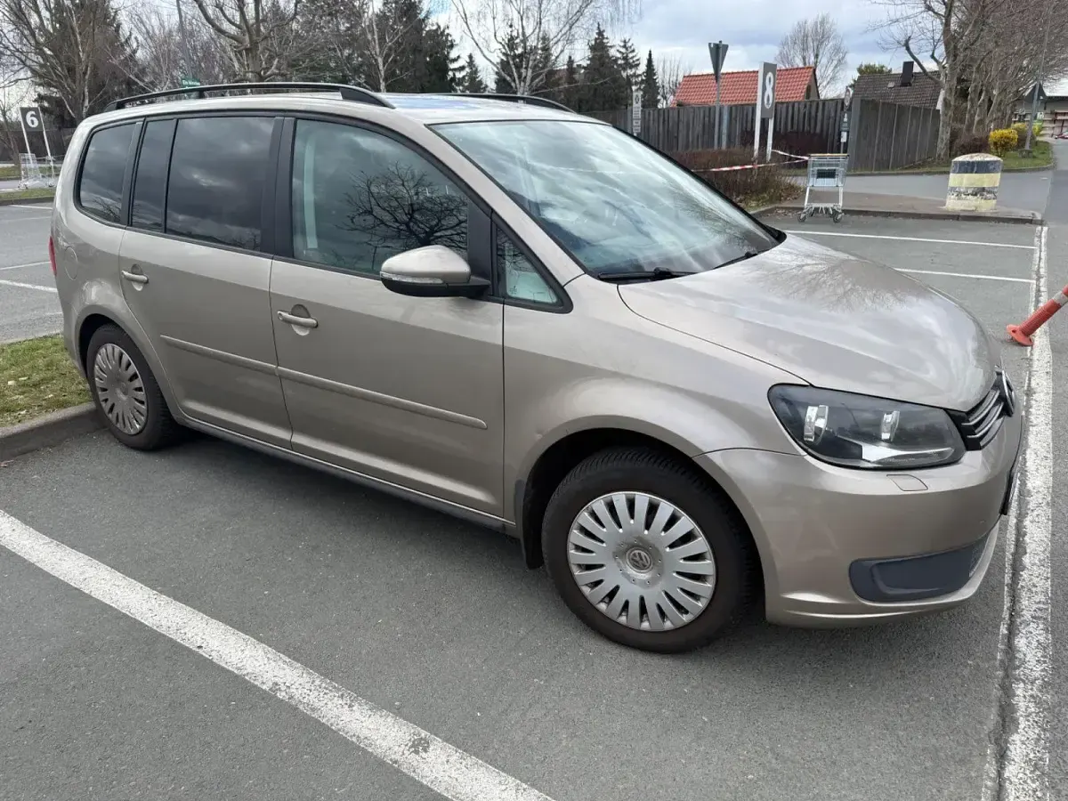 Gebraucht VW Touran 150 PS (110 kW) 2012 Gold Van / Kleinbus