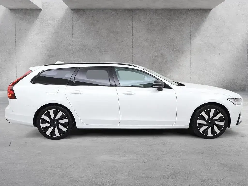 Gebraucht Volvo V90 Plus 398 PS (292 kW) 2025 Weiß Kombi
