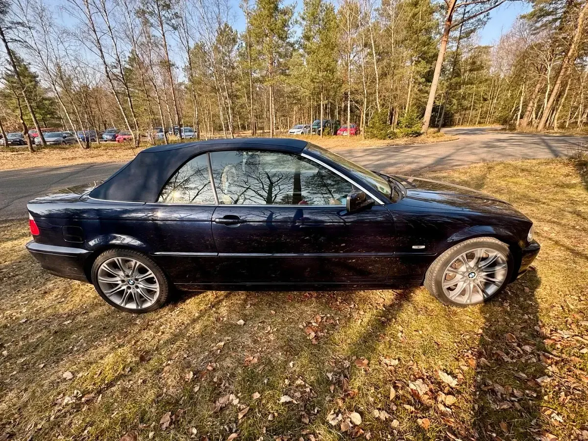 Gebraucht BMW 330 Cabriolet Sport Line 231 PS (169 kW) 2003 Blau Cabrio