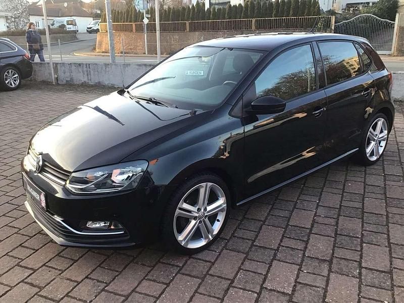 Deep black pearl Gebraucht 2014 VW Polo Highline Limousine | 11.200 € (Teuer) - Bild 1/4
