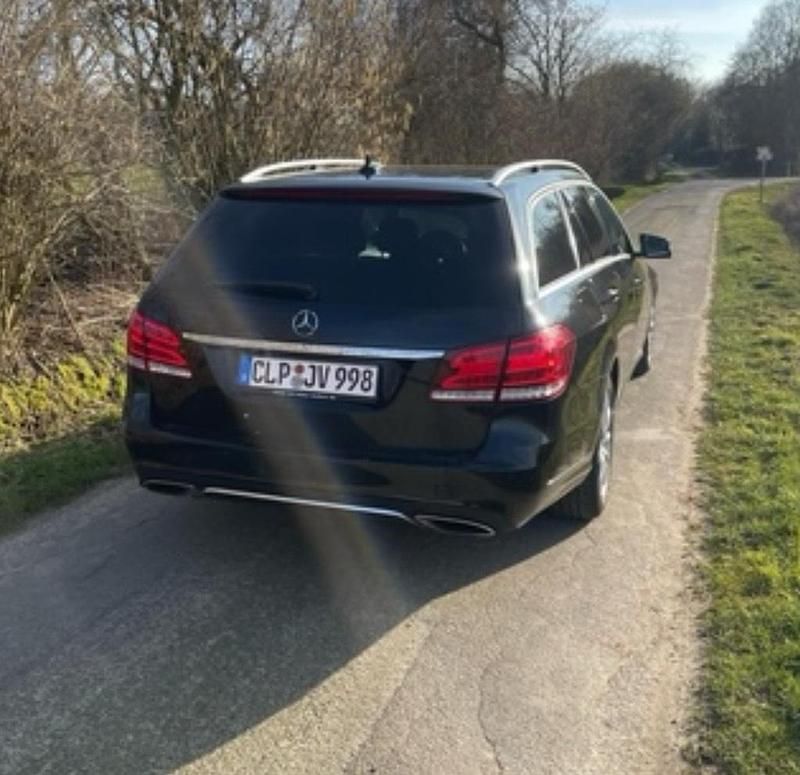 Gebraucht Mercedes E300 231 PS (169 kW) 2015 Schwarz Kombi