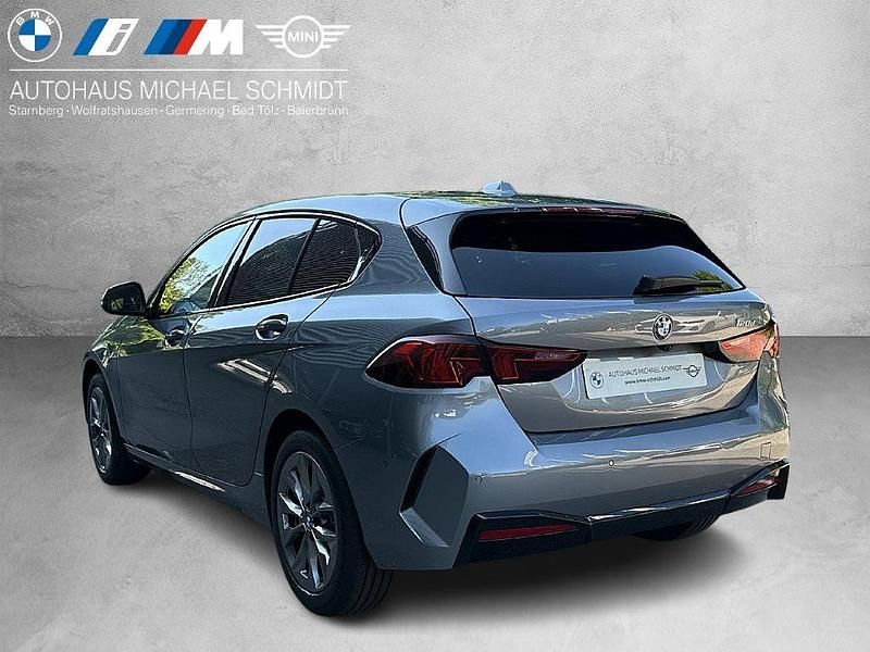 Neu BMW 120 163 PS (119 kW) 2026 Skyscraper grau Kleinwagen