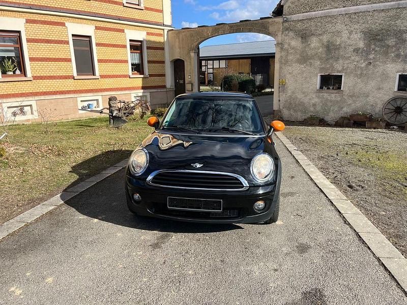 Gebraucht Mini ONE 75 PS (55 kW) 2011 Schwarz Kleinwagen