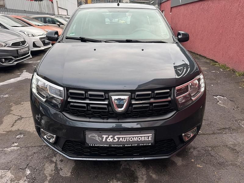 Gebraucht Dacia Sandero Lauréate 73 PS (53 kW) 2017 Grau Kleinwagen
