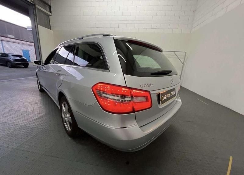 Gebraucht Mercedes E250 Elegance 204 PS (150 kW) 2010 Other Kombi