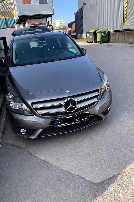 Gebraucht Mercedes 220 184 PS (135 kW) 2014 Grau Limousine